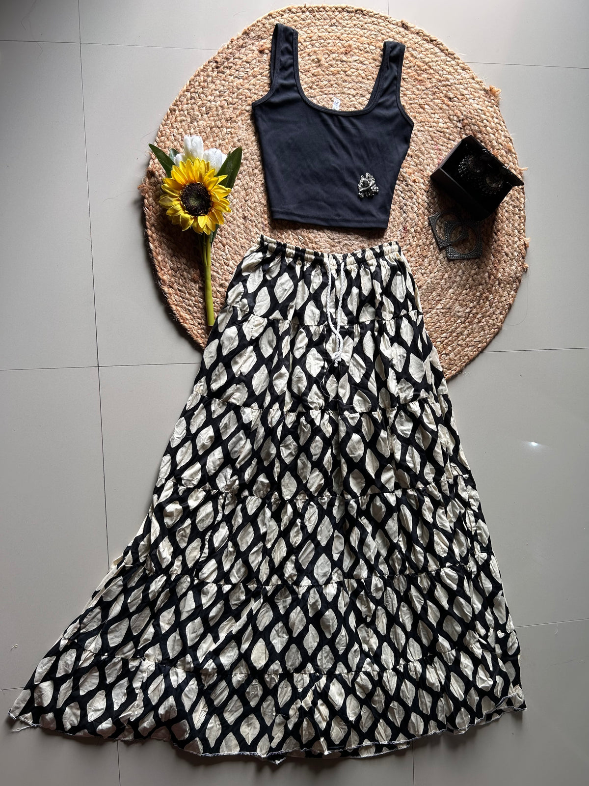Black printed skirt