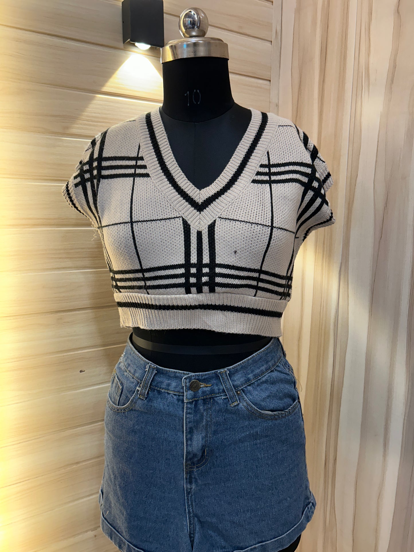 beige checked crop