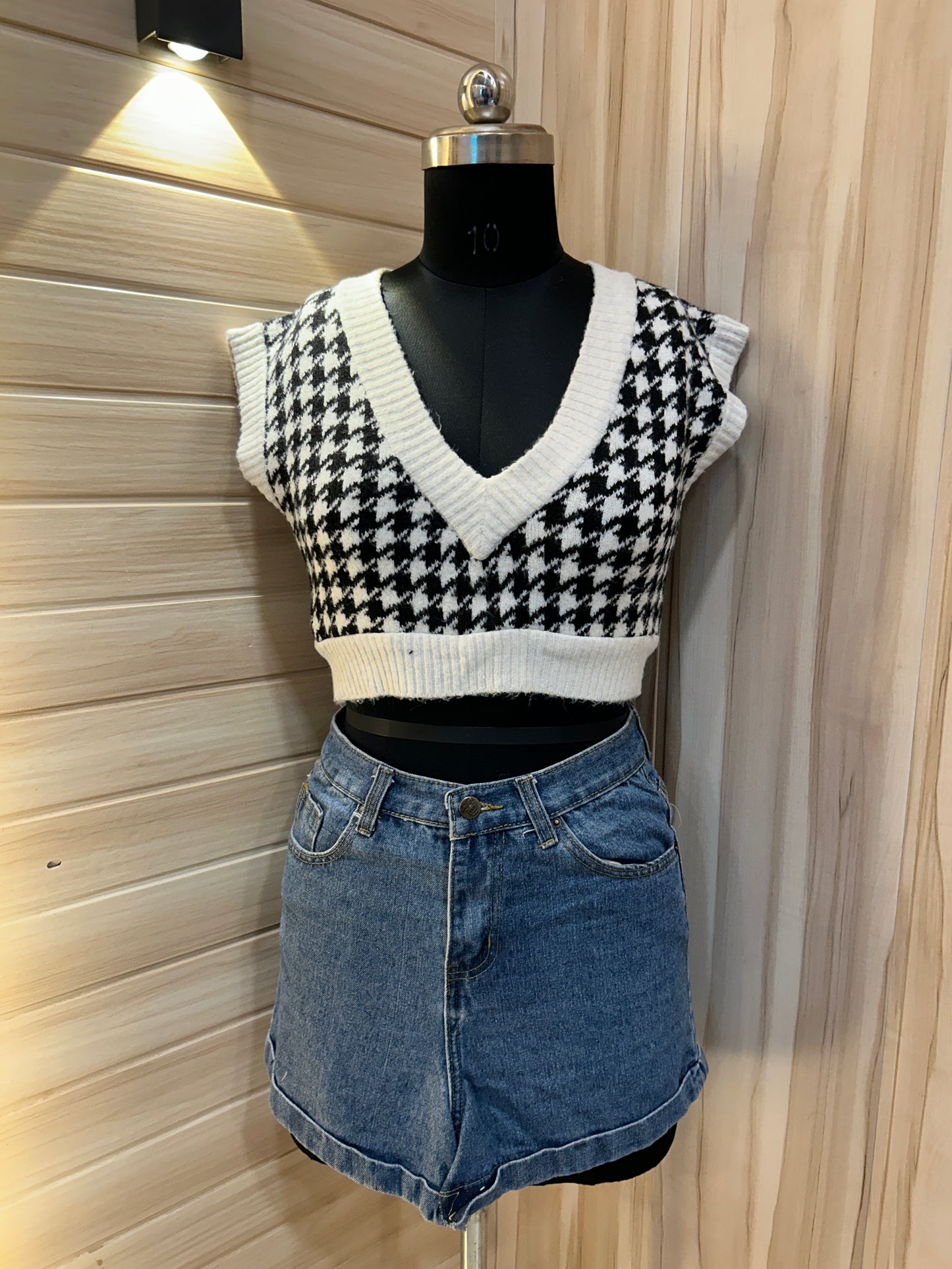 Off white checkerd crop