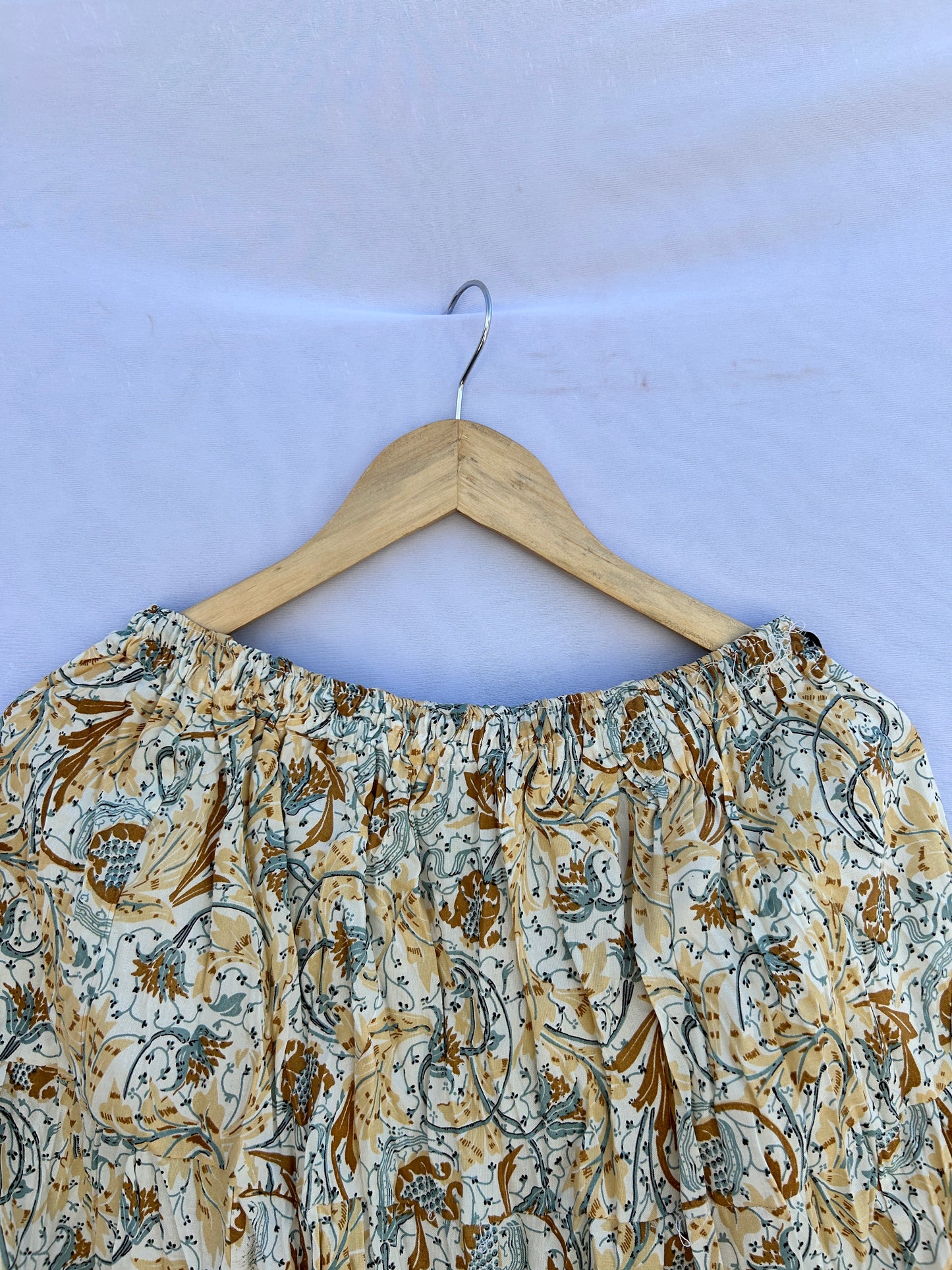Beige floral print skirt