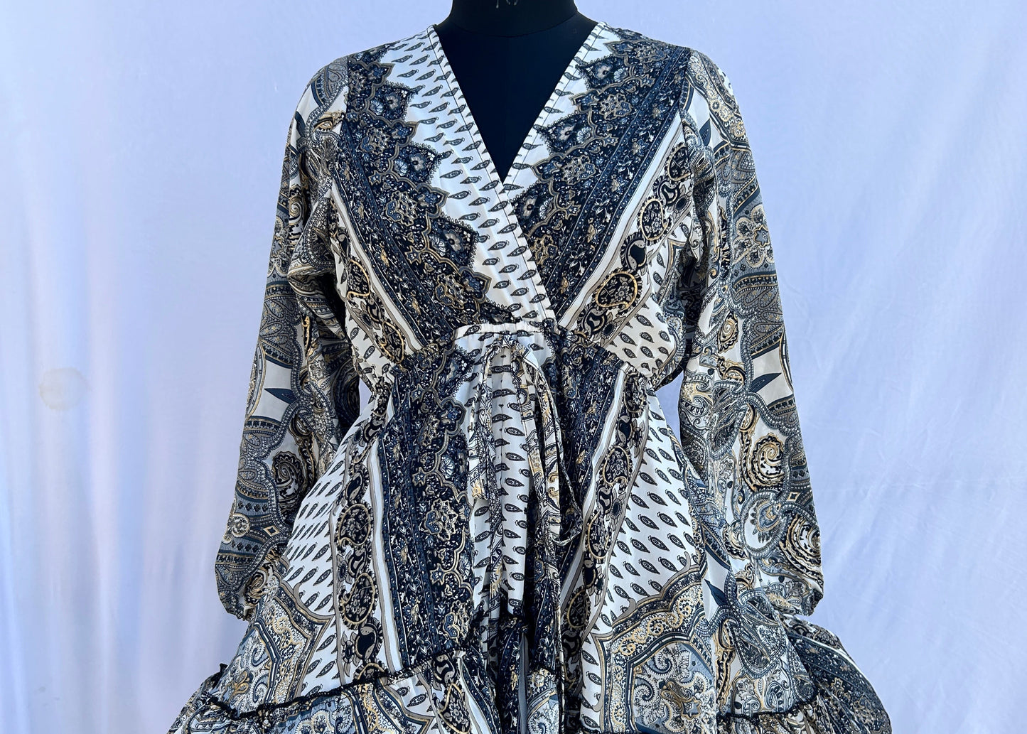 Paisley white print