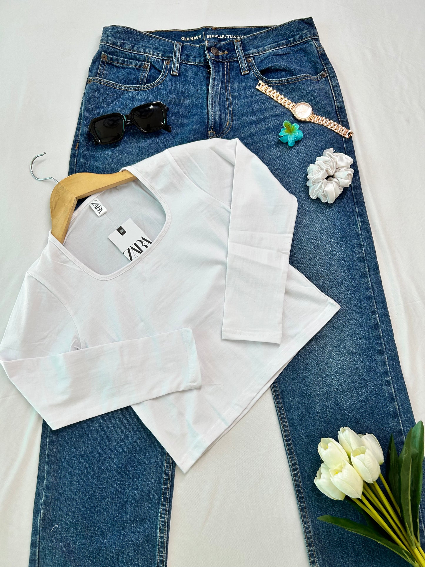 Square neck full slevess -White