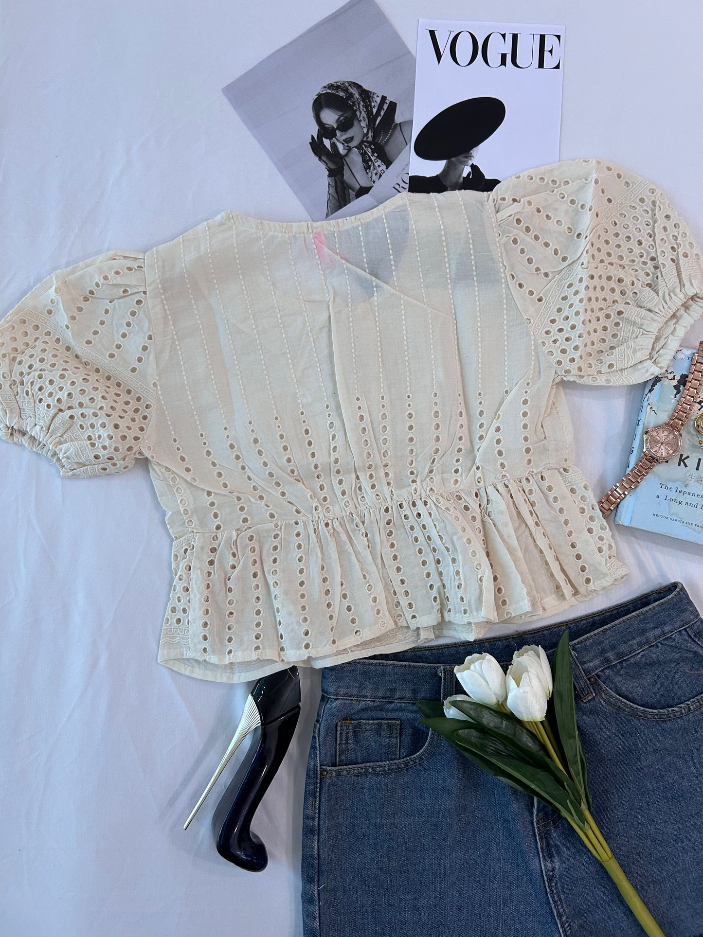 Chic bow top