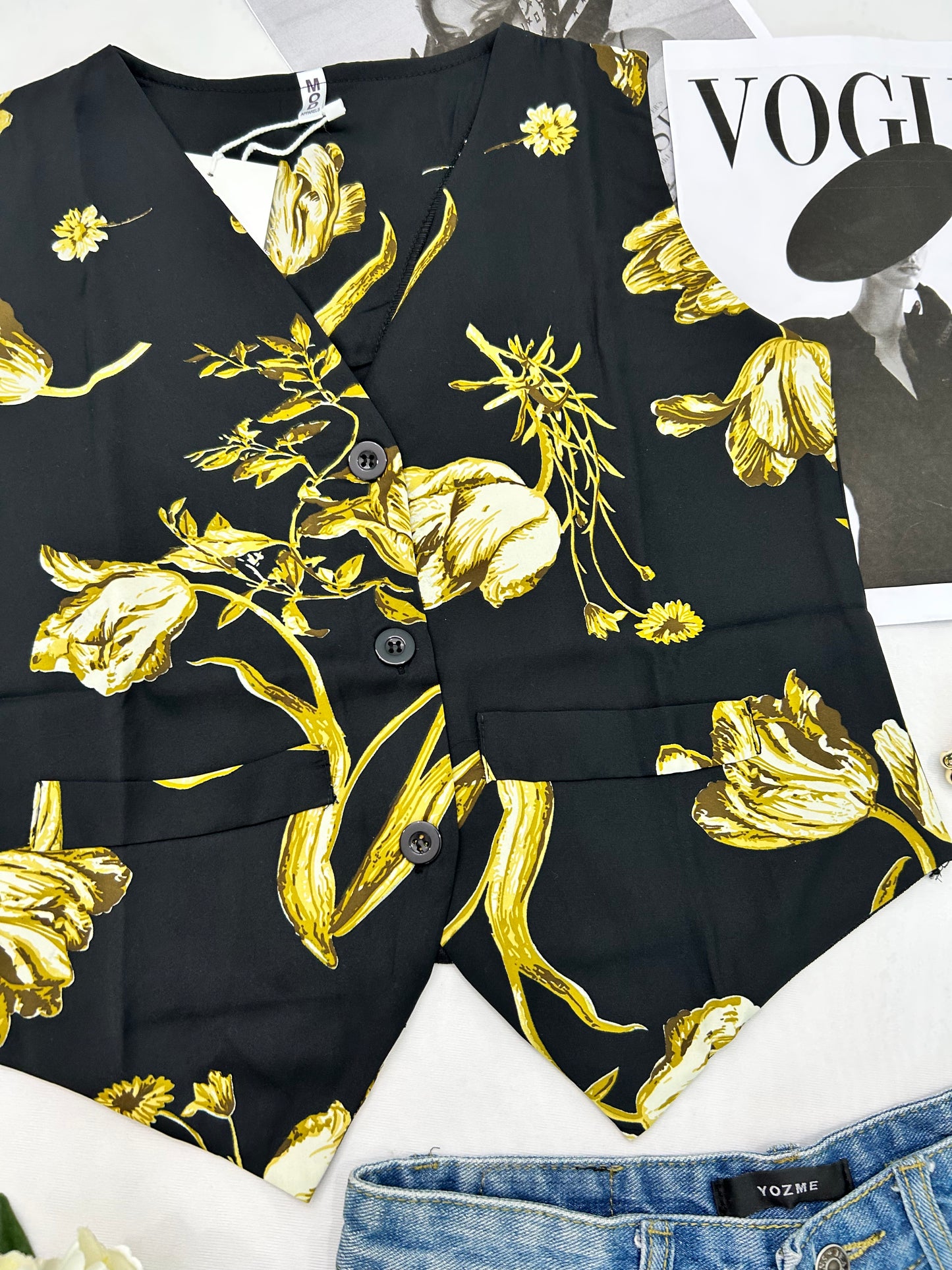 Chic vest - black floral