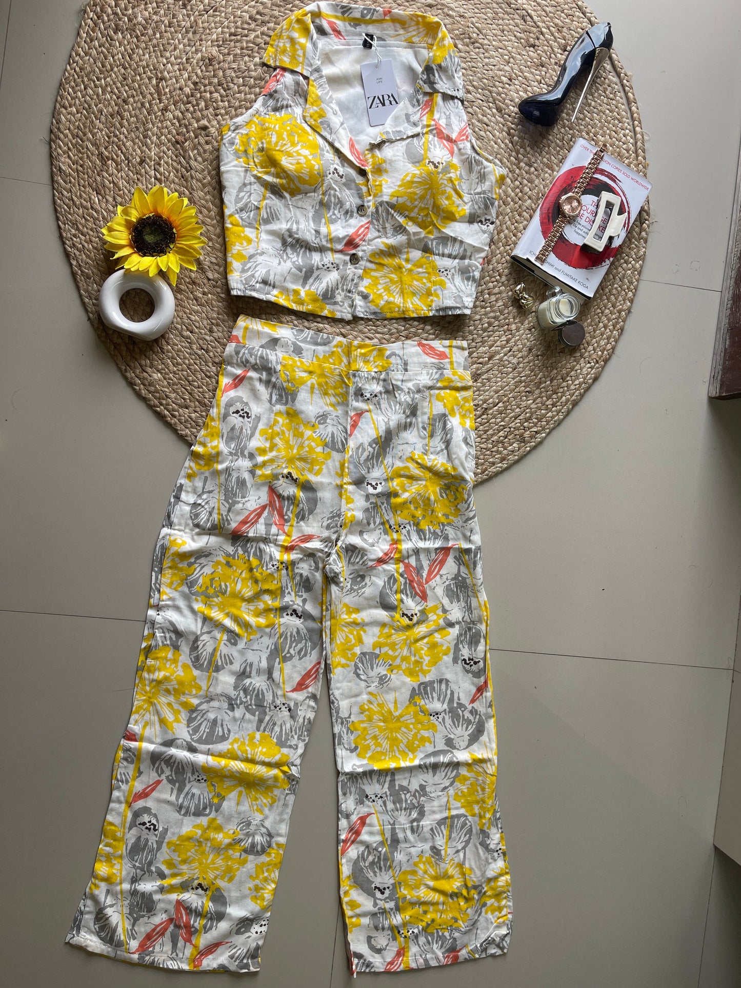 Floral-patterned clothing .