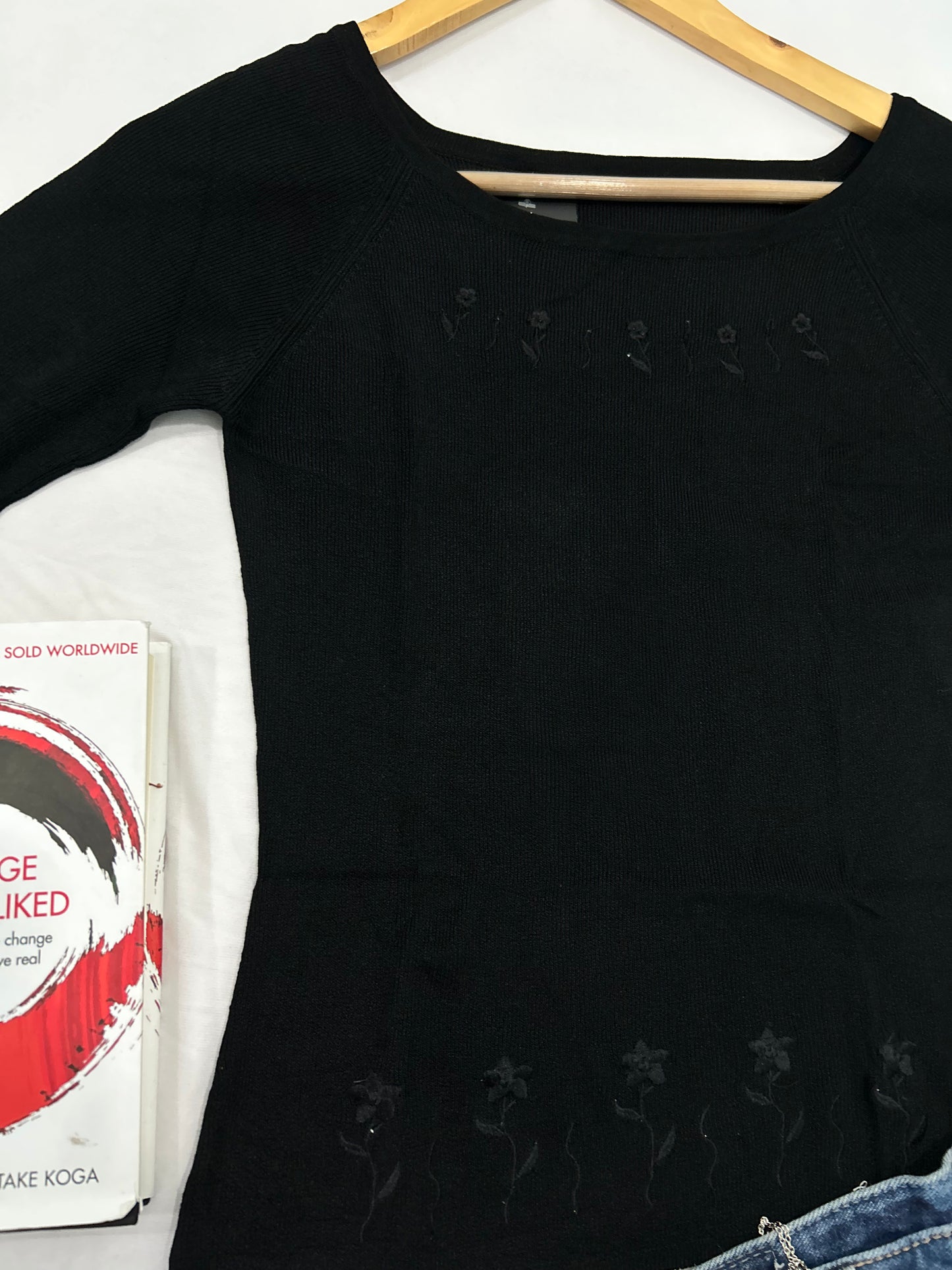 Black flower cute top