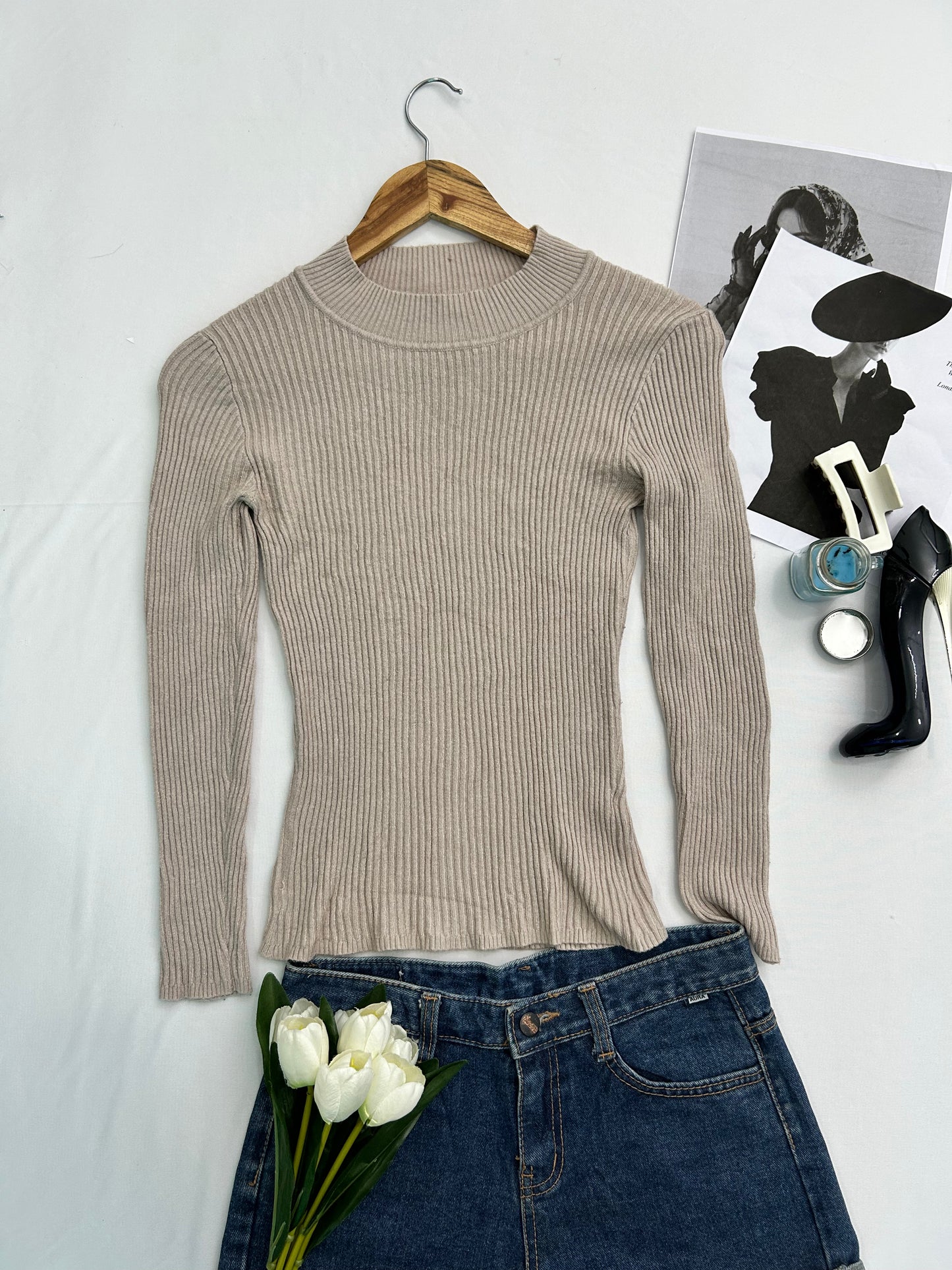 Neutral basic top
