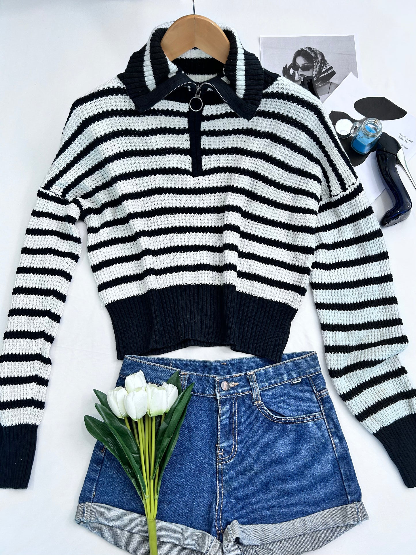 B&W striped collar