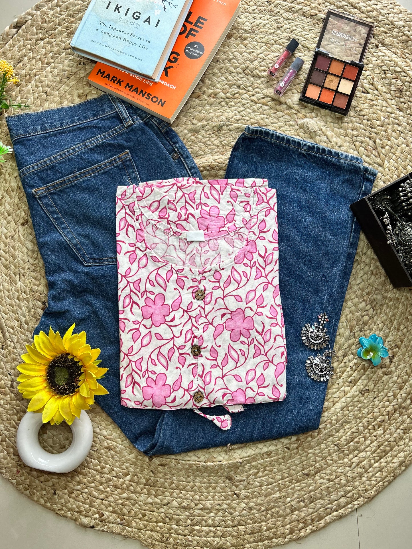 White pink flower jaal flared