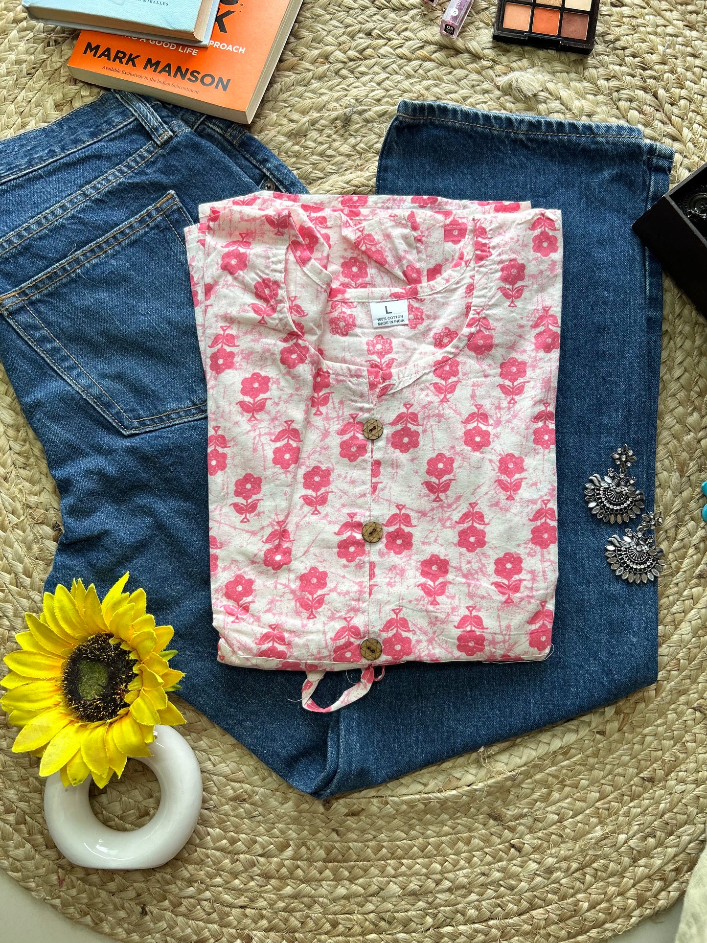 White pink flower booti