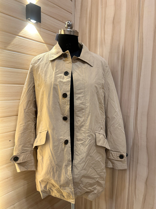 Tan trench