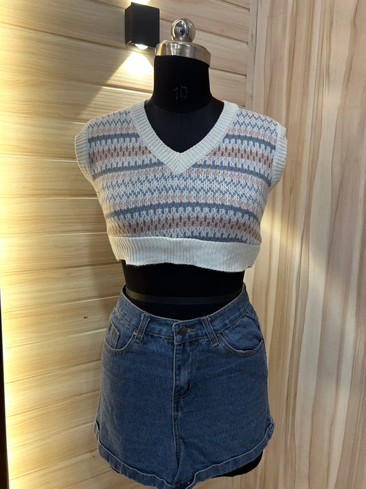 White blue printed crop