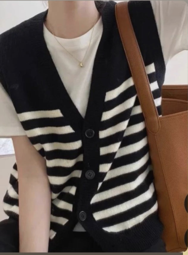 Stripe Button - black