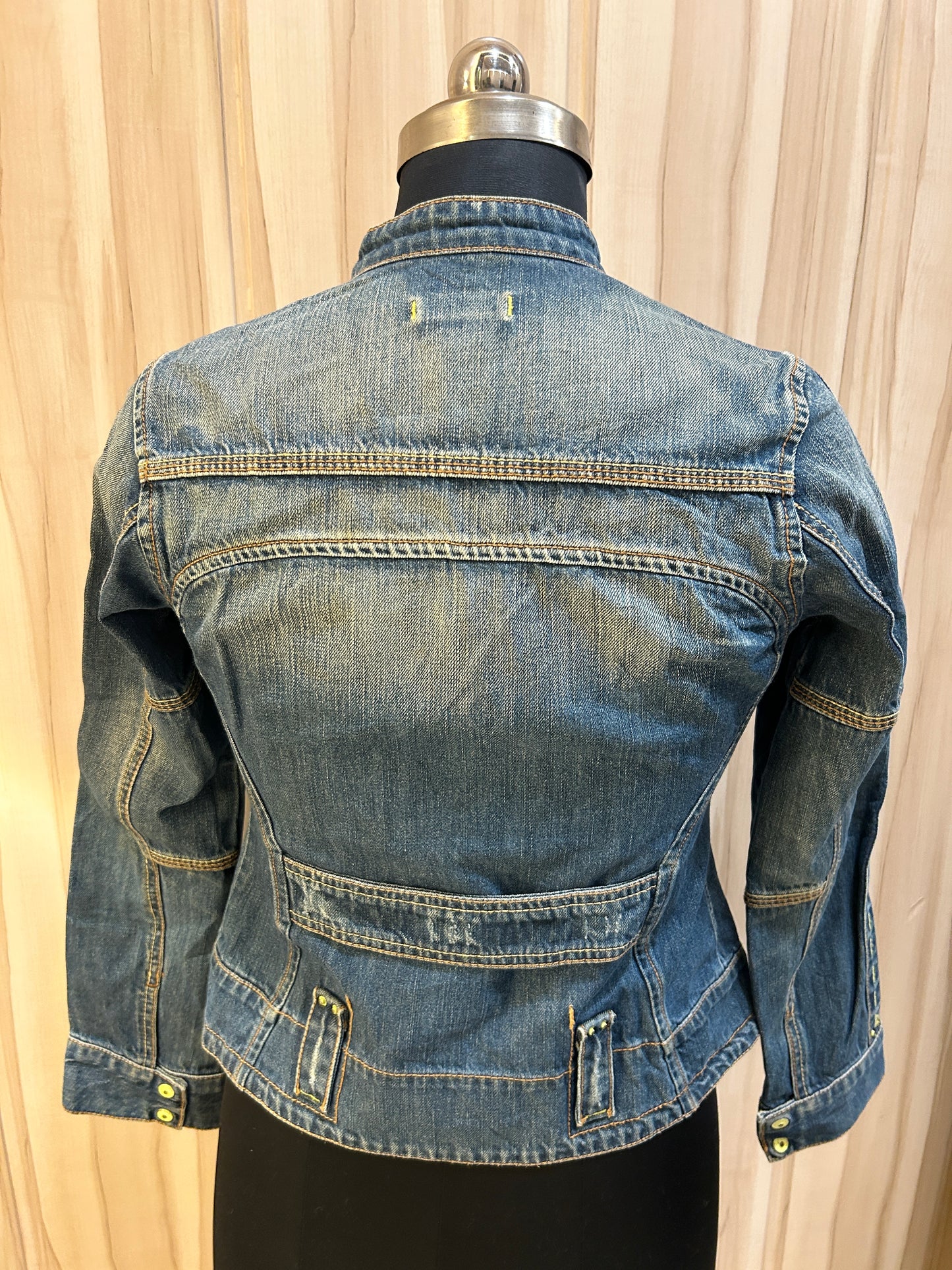 Vintage denim jacket with zipper