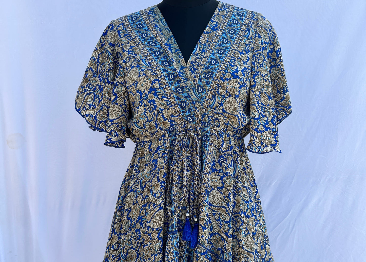 Beige Paisley Blue contrast