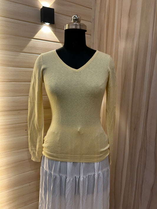 Yellow pastel  v neck