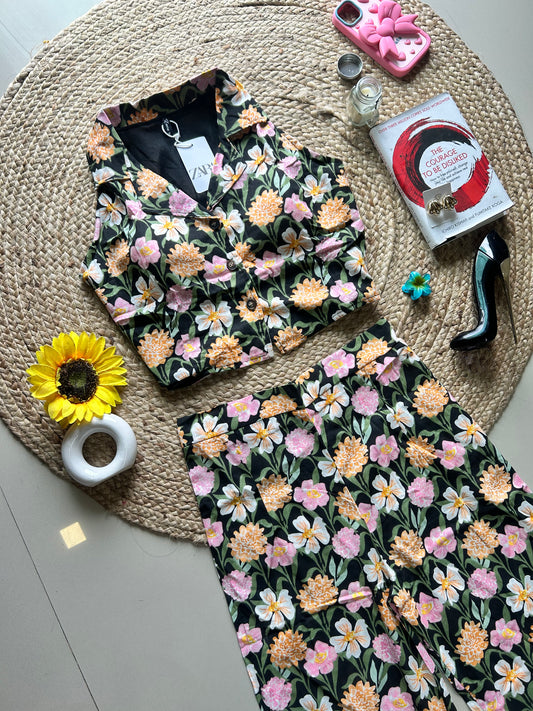 Black pretty flowers printed Co-ord set