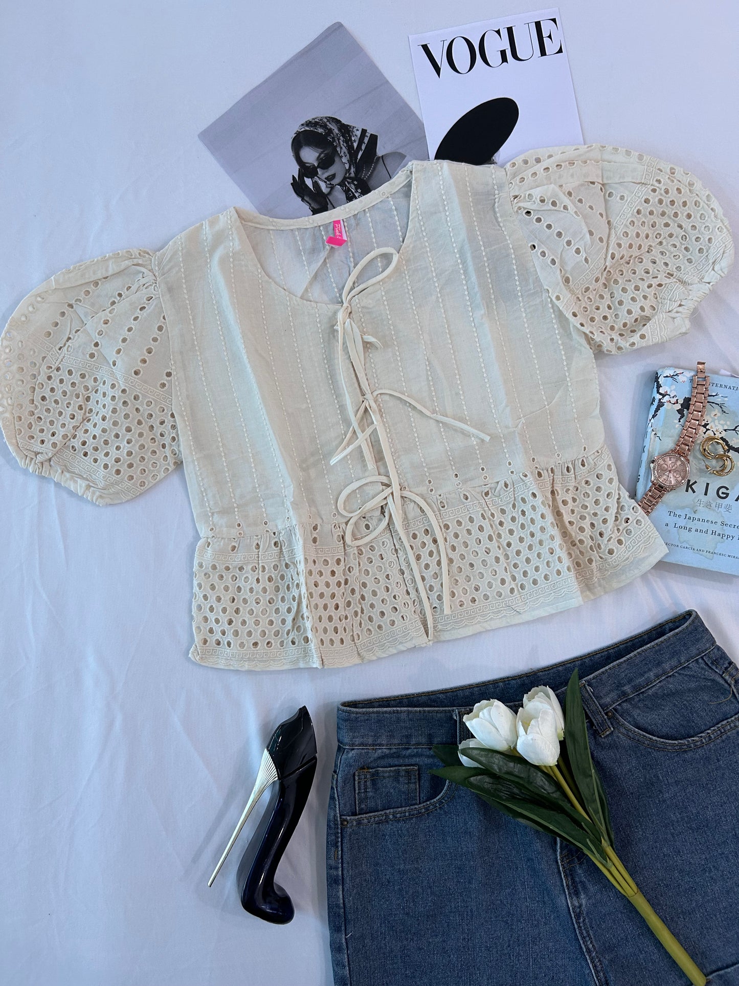 Chic bow top