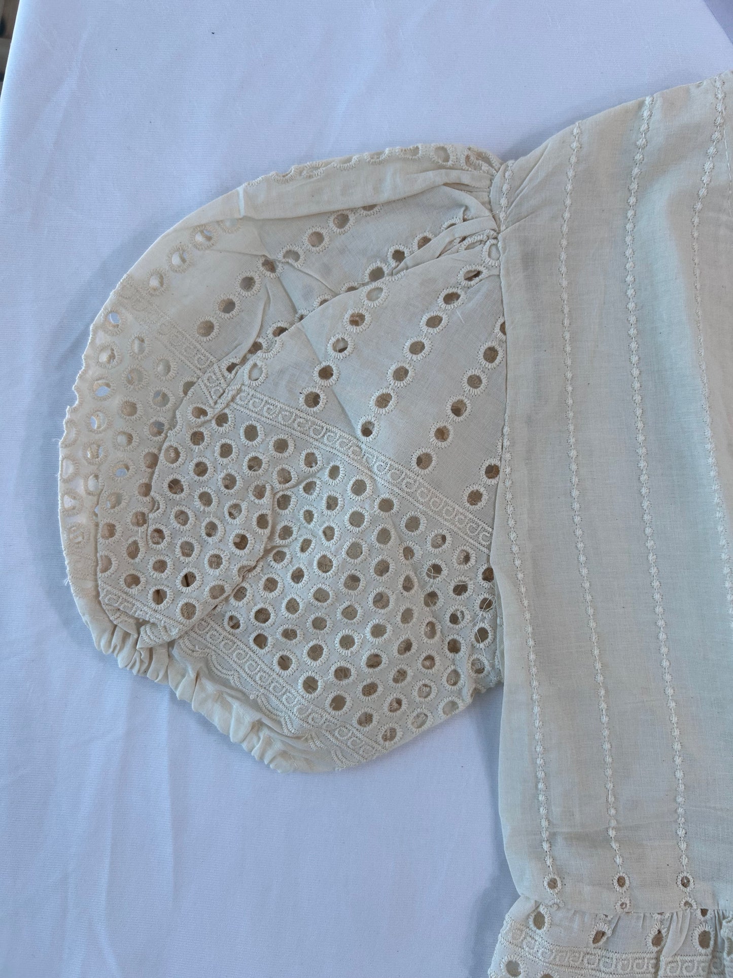 Chic bow top