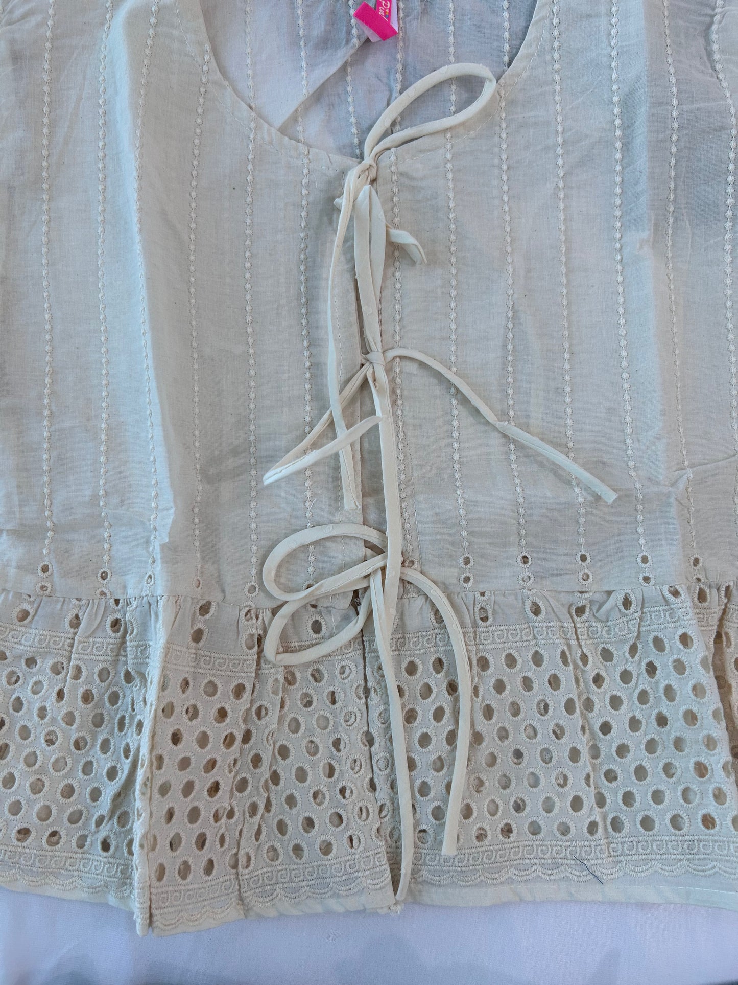 Chic bow top