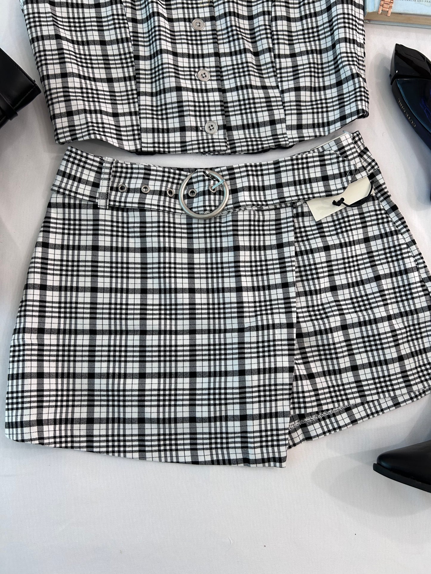 Chic checked skort set