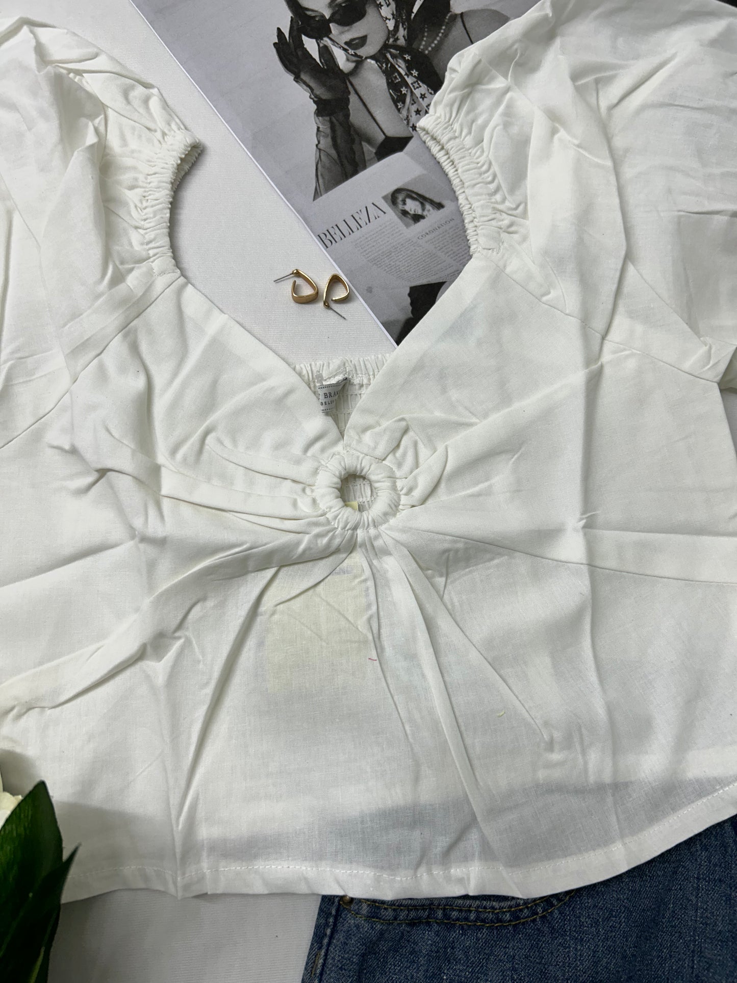 Prettiest Keyhole - White