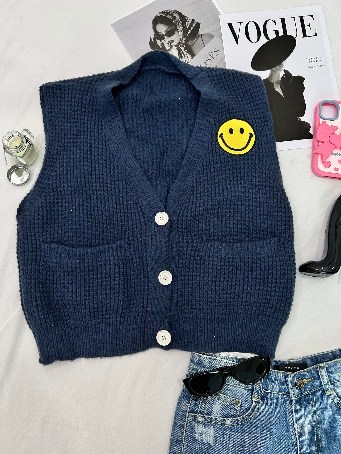 Blue smilewith buttons