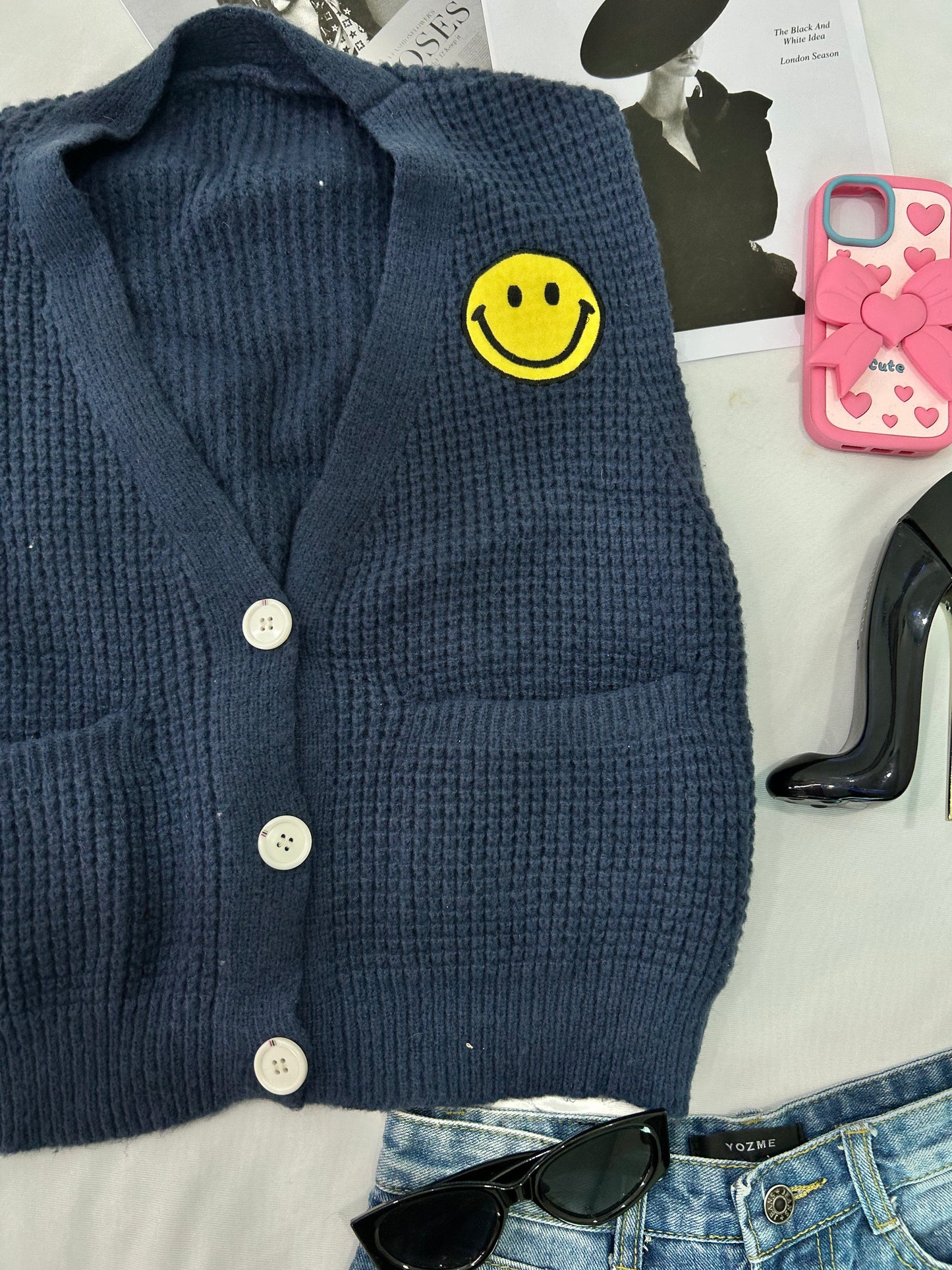 Blue smilewith buttons