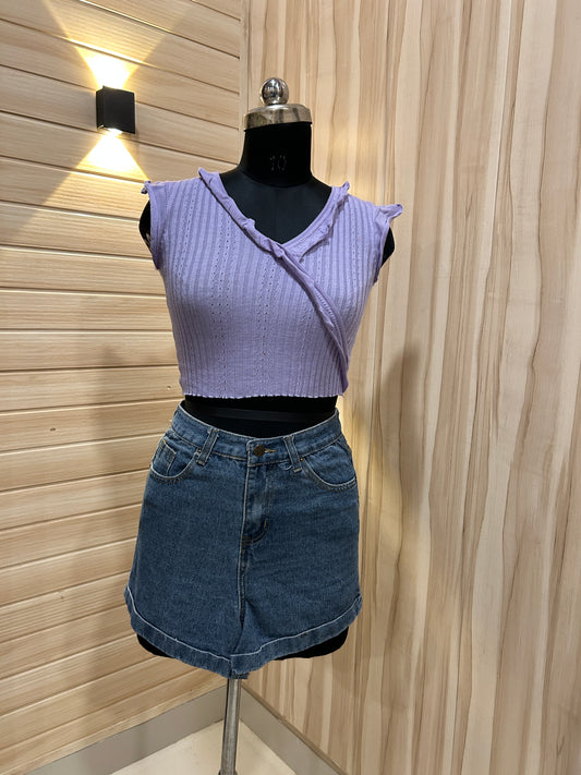 Lavender V-neck crop