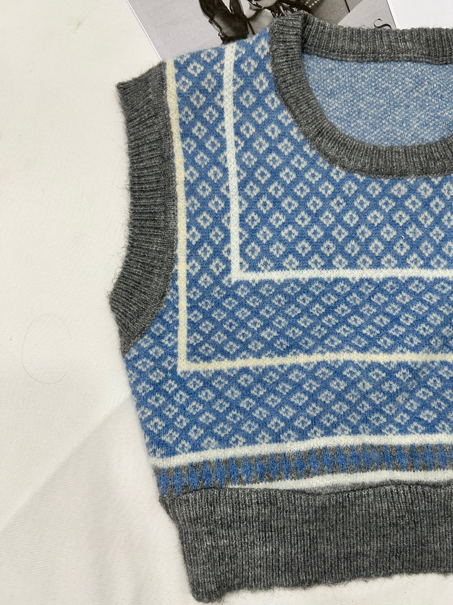 Cute Grey blue printed crop vest