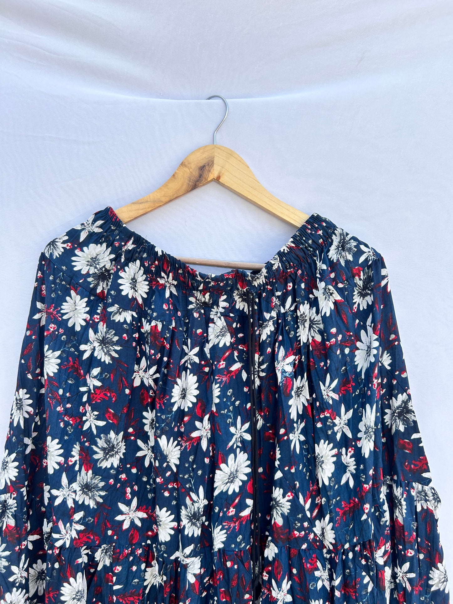 Navy blue daisy printed skirt