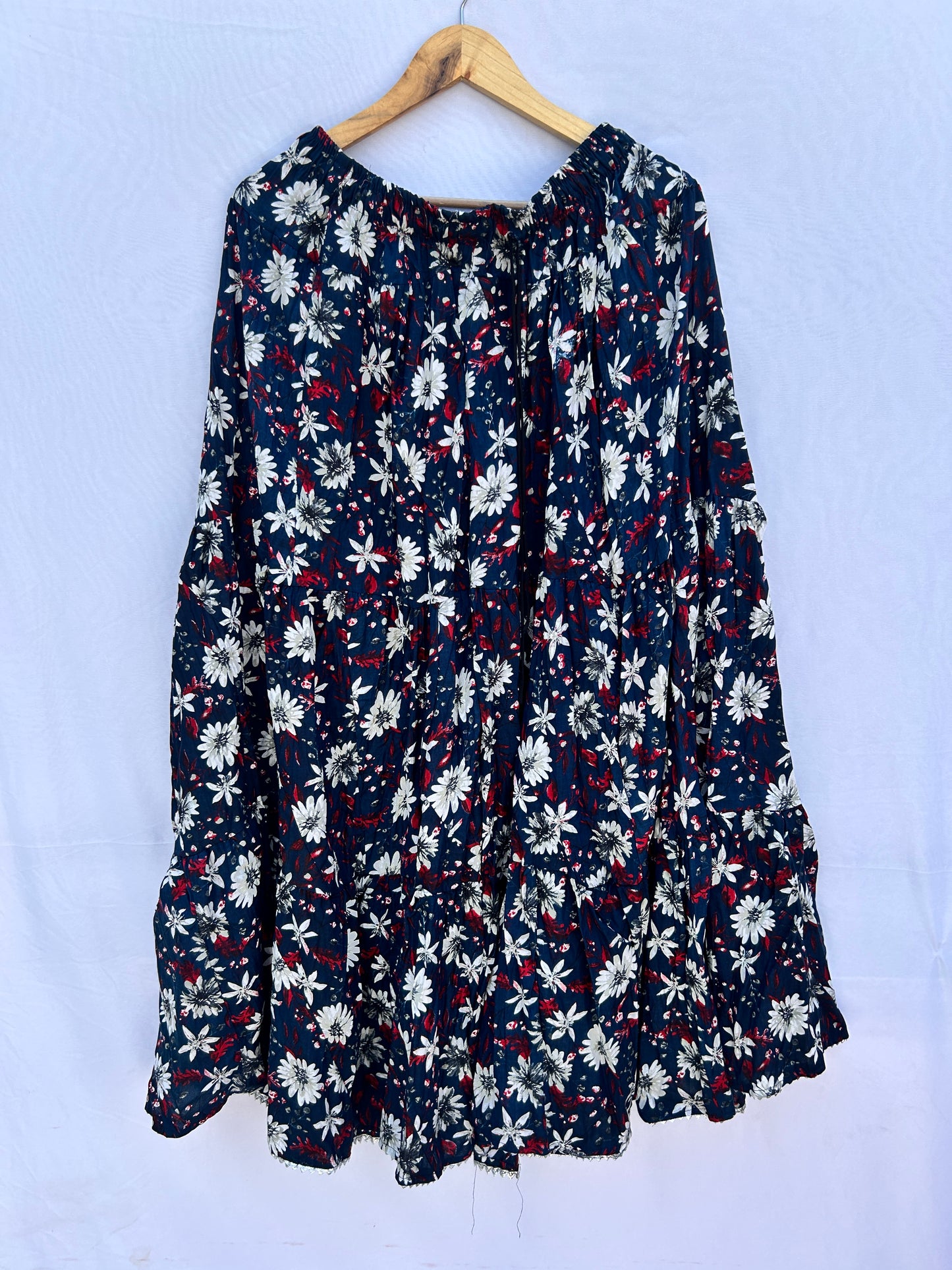 Navy blue daisy printed skirt