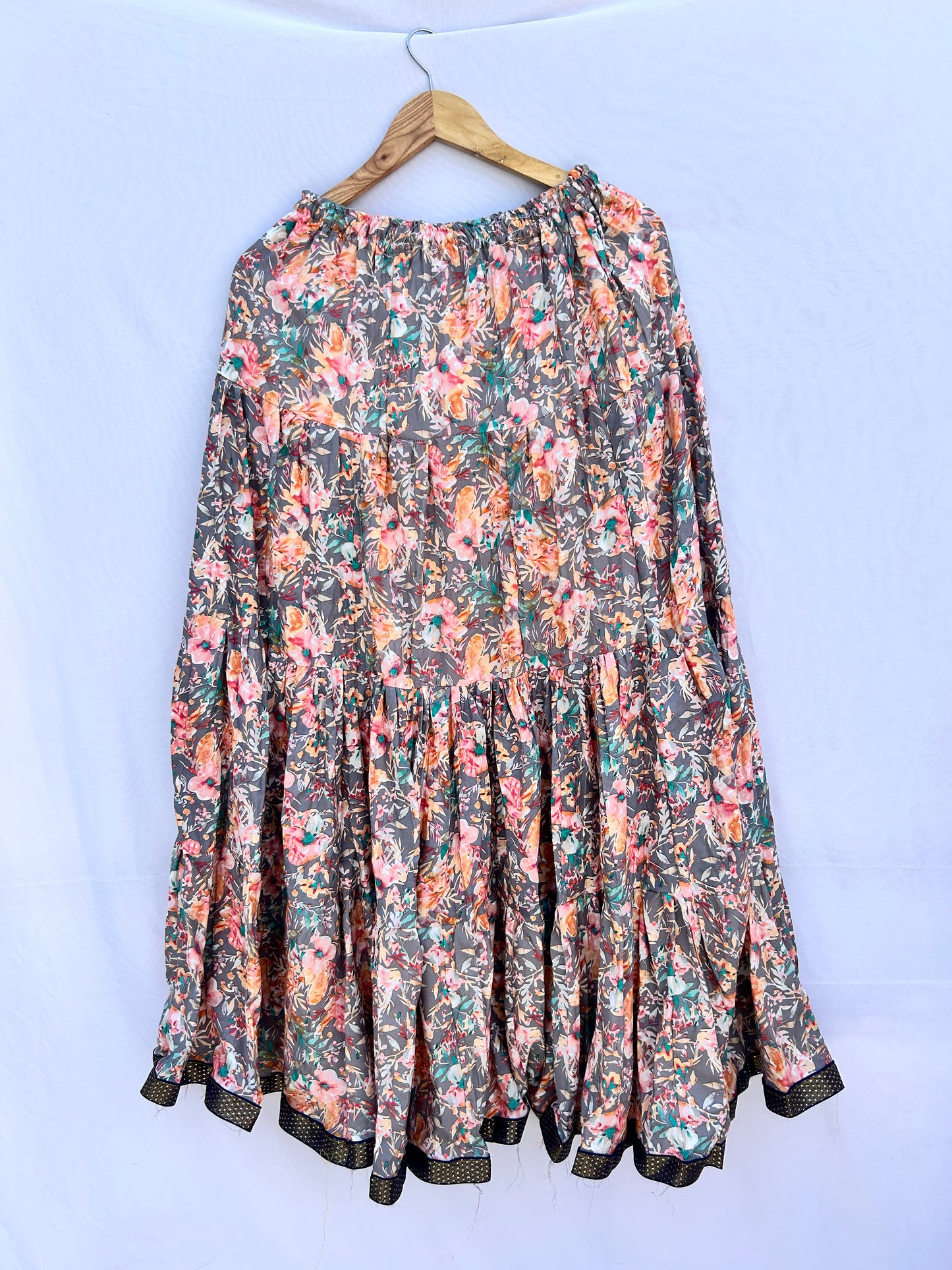 Grey floral printed skirt