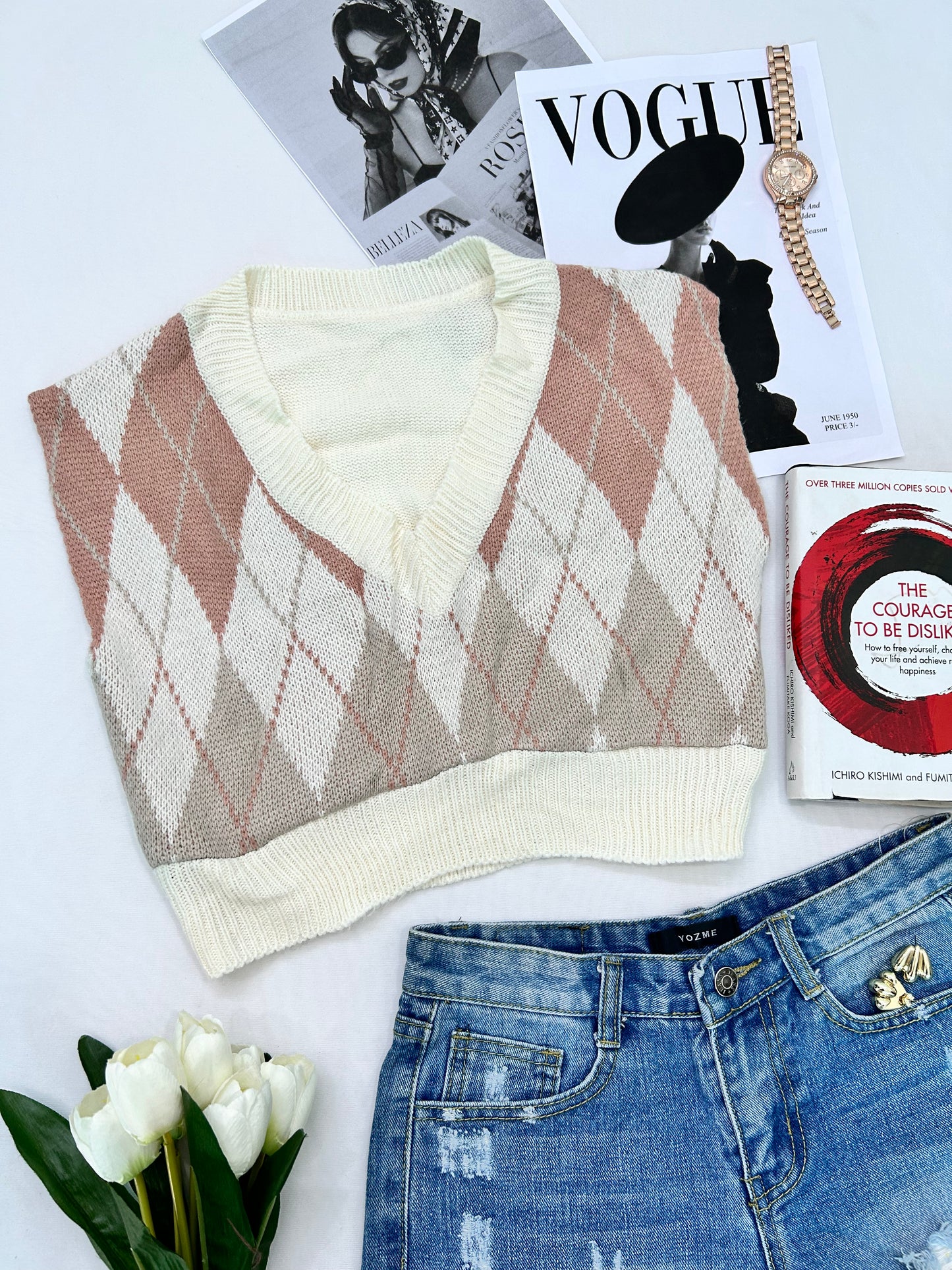 White cropped checked