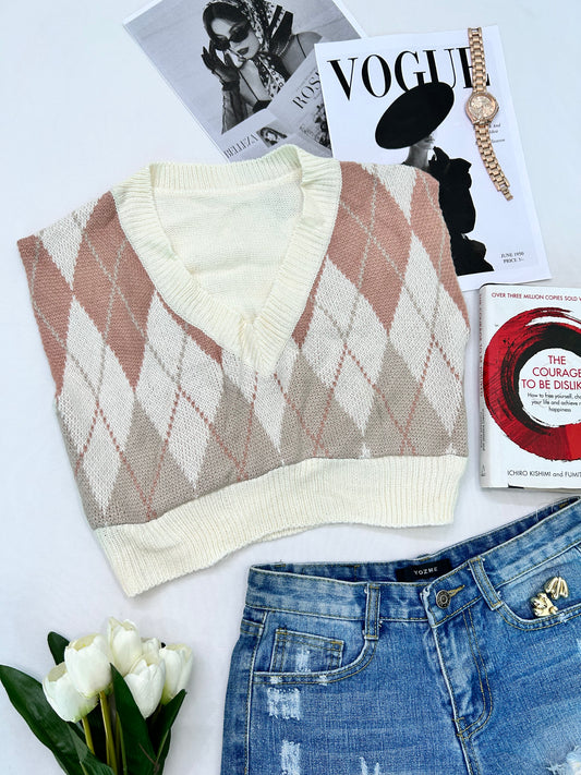 White cropped checked