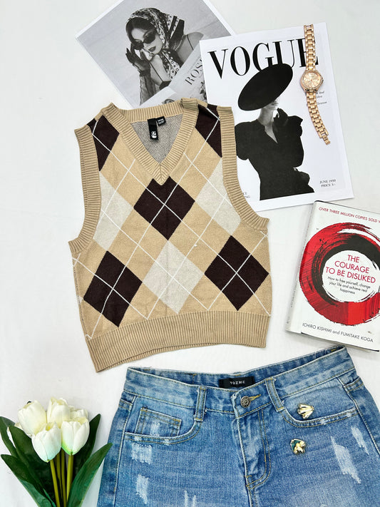 beige checked black crop