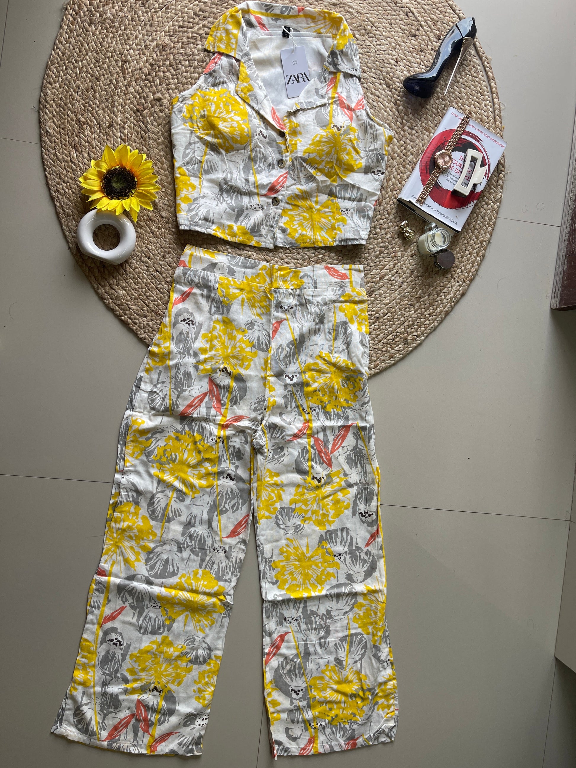 Floral-patterned clothing .