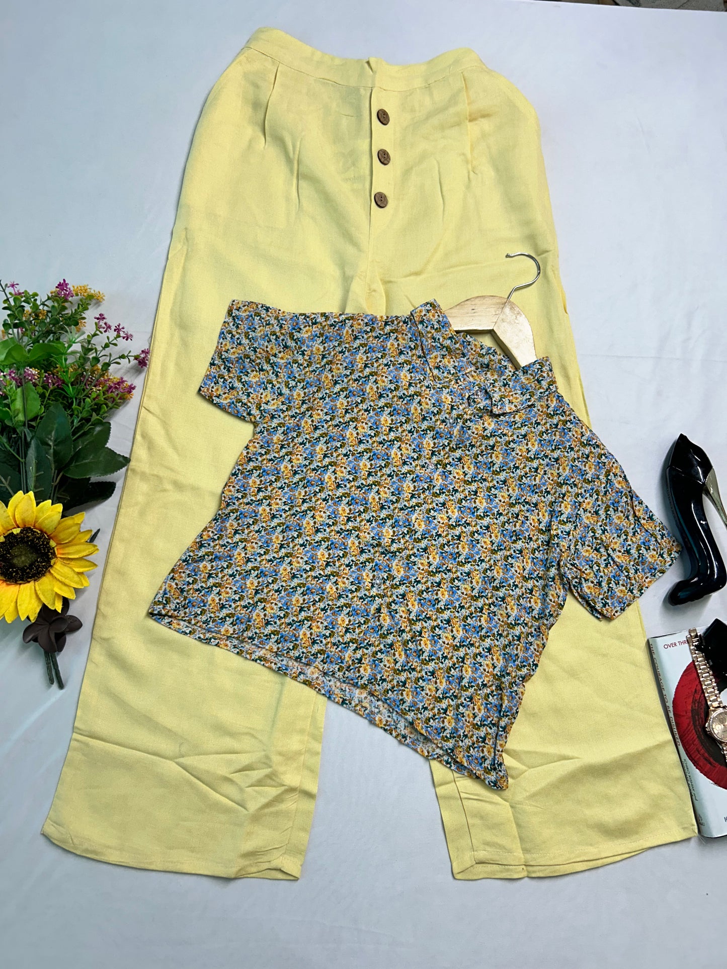 Cute floral crop shirt