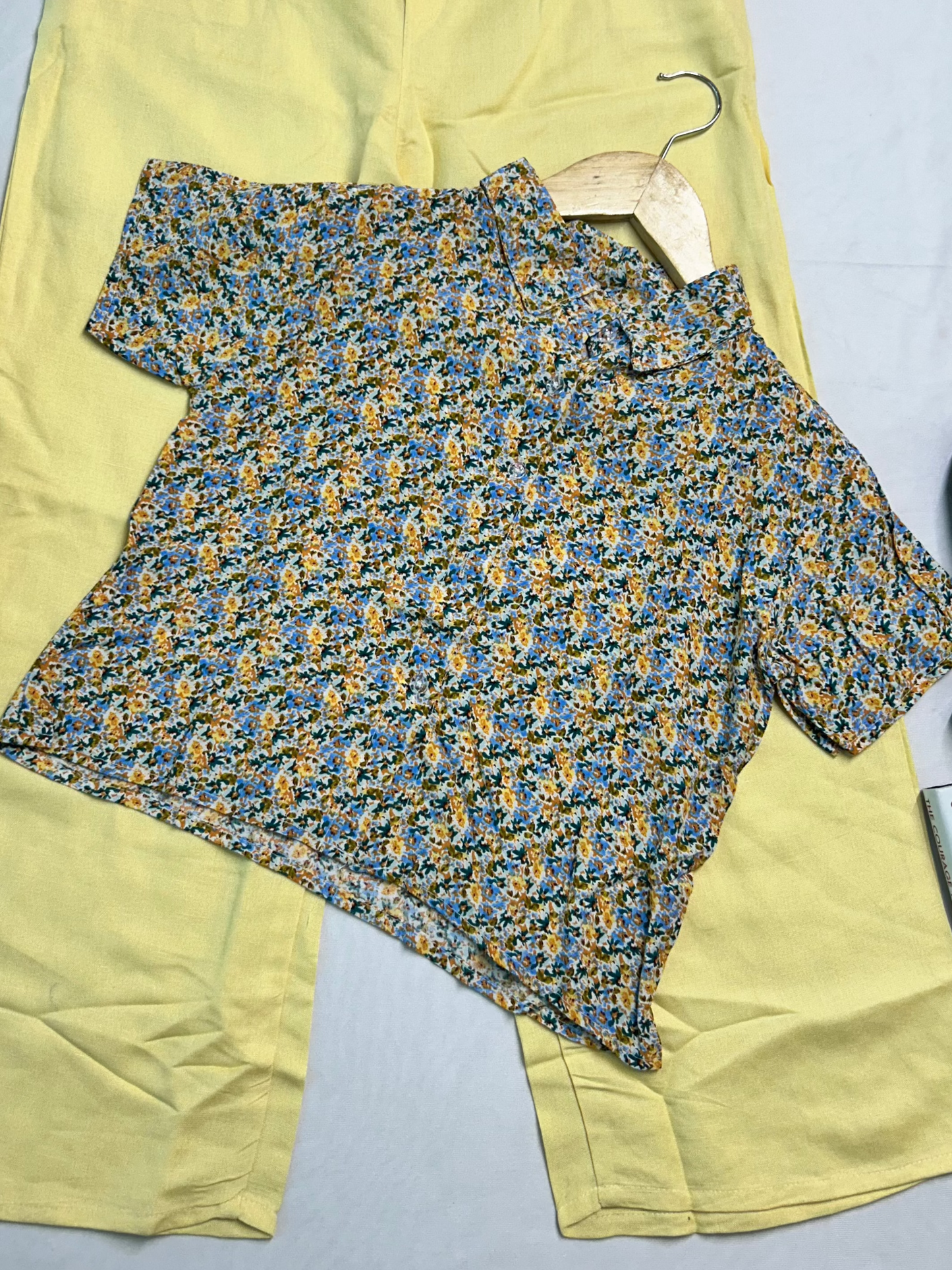 Cute floral crop shirt