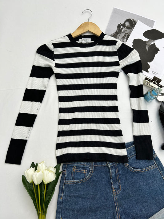 B&w stripe top