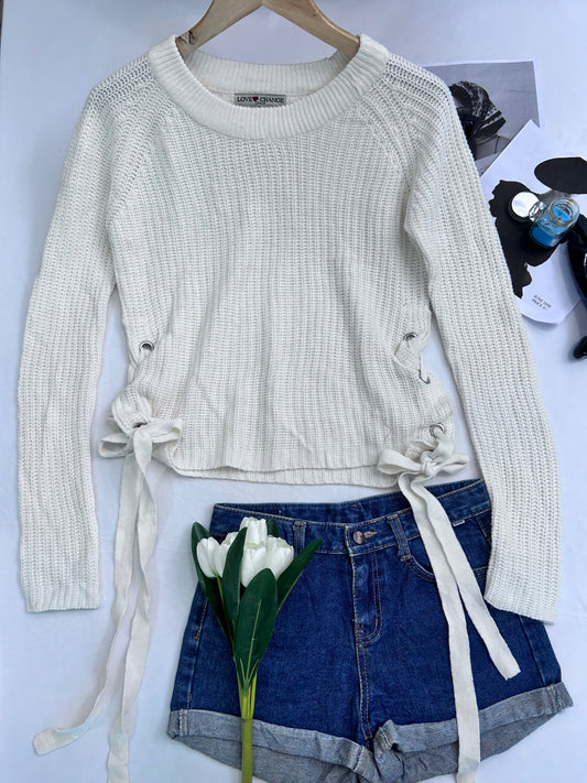 White cute pullovers