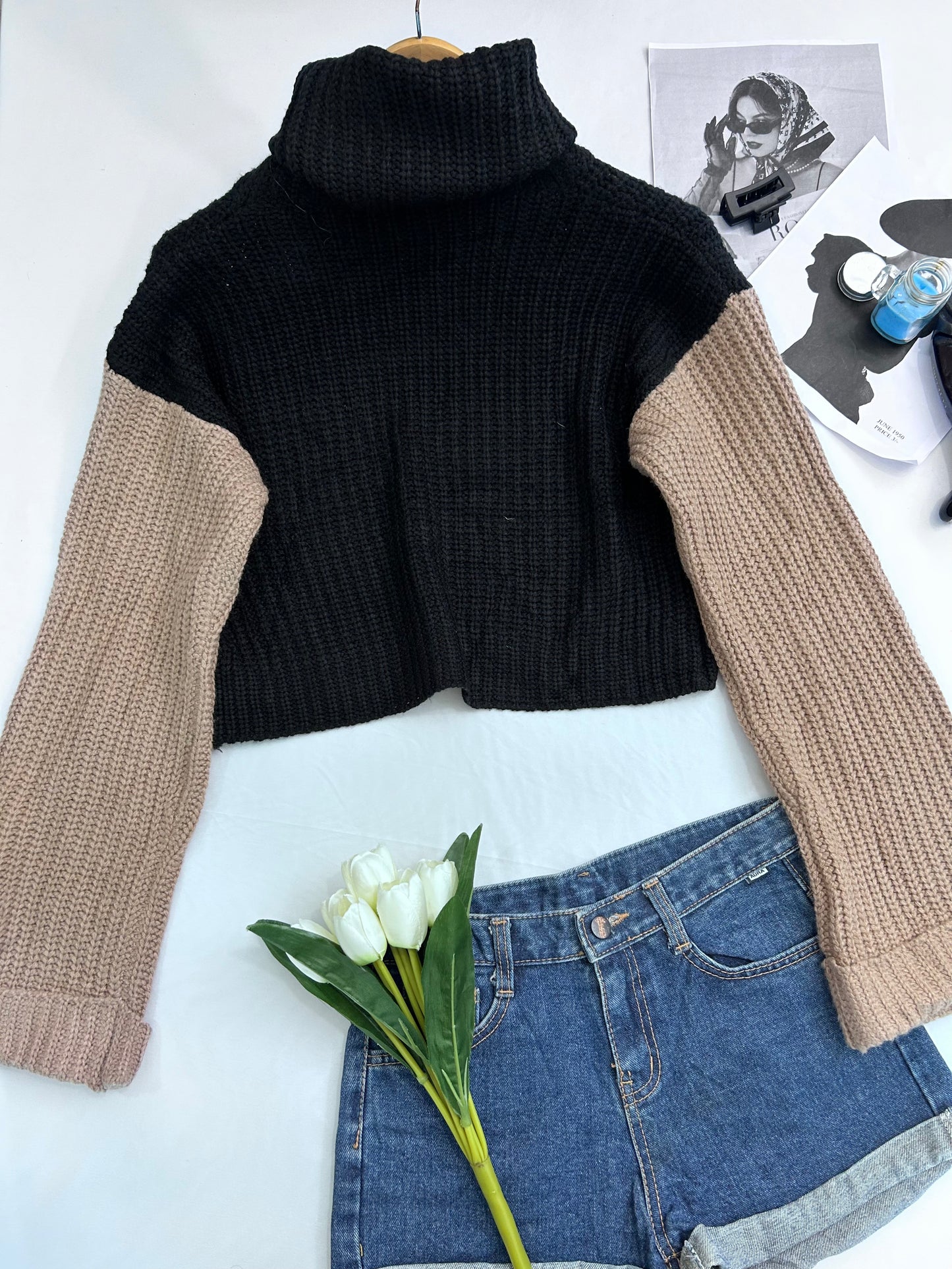 Black hihneck with brown sleeves