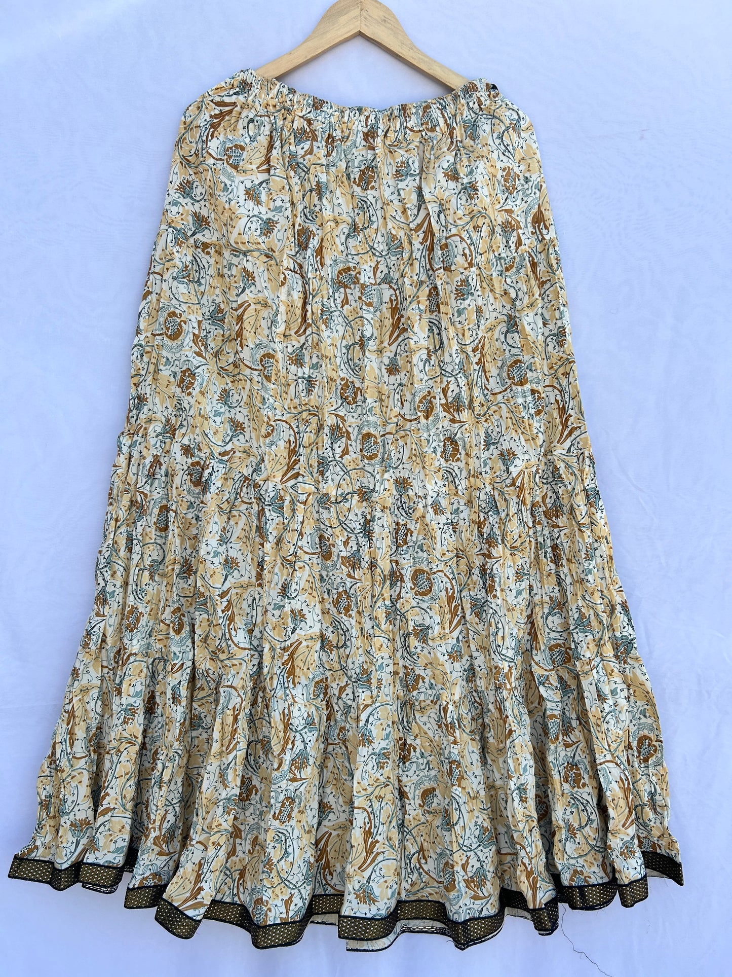 Beige floral print skirt